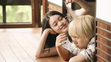 Задник до серіалу "Кілери-початківці щодня!" #1501552