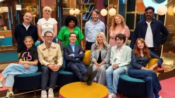 Задник к сериалу "LOL: Last One Laughing UK" #1484929