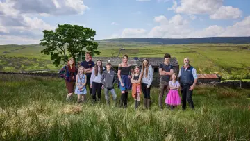 Задник до серіалу "Our Farm Next Door: Amanda, Clive and Kids" #1670584