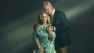 Задник к сериалу "Мердо: Смерть у сім