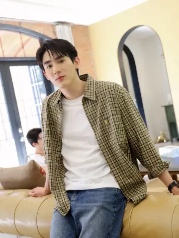 Постер до серіалу "ความลับในบทเพลงที่บรรเลงไม่รู้จบ" #1492612