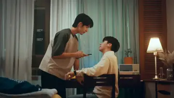 Задник к сериалу "โปรดใช้วิจารณญาณในการรักเธอ" #1476160