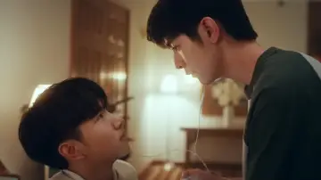 Задник к сериалу "โปรดใช้วิจารณญาณในการรักเธอ" #1476180