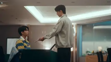 Задник к сериалу "โปรดใช้วิจารณญาณในการรักเธอ" #1476182