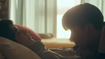 Задник к сериалу "โปรดใช้วิจารณญาณในการรักเธอ" #1476185