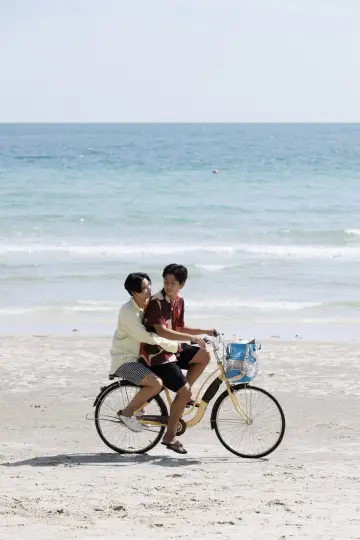 Постер до серіалу "ผมเจอเจ้าชายบนชายหาด" #1496346