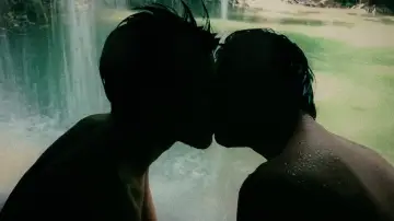 Задник к сериалу "เด็กชายไม่ไปสวรรค์" #1475579