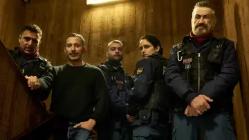 Задник до серіалу "Усі копи — виродки: Серіал" #1487709