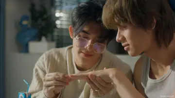 Задник к сериалу "กอดกันมั้ย นายตัวท็อป" #1508335