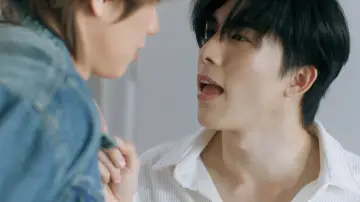 Задник до серіалу "กอดกันมั้ย นายตัวท็อป" #1508427