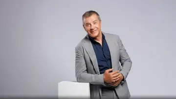 Задник до серіалу "Πρωταγωνιστές" #1671416