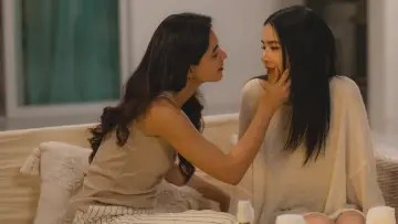 Задник до серіалу "รักขบวนนี้หัวใจเกือบวาย" #1483527