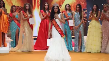 Задник до серіалу "Miss Belgique" #1448278