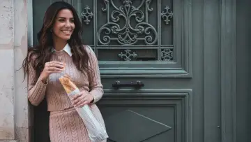 Задник до серіалу "Eva Longoria: Searching for France" #1497806
