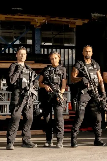 Постер до серіалу "S.W.A.T. Exiles" #1476866