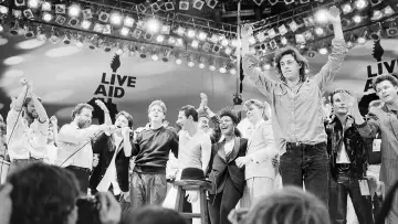 Задник до серіалу "40 років Live Aid: Коли рок-н-рол підкорив світ" #1605389