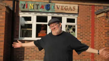 Задник до серіалу "Johnny Vegas