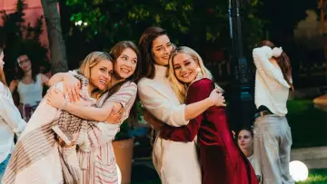 Задник до серіалу "Москва сльозам не вірить. Все тільки починається" #1817897