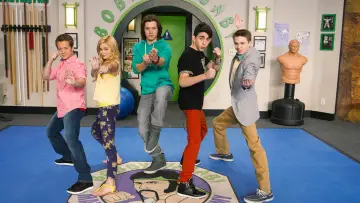 Задник к сериалу "Kickin