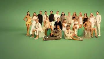 Задник к сериалу "The Only Way Is Essex" #1316528