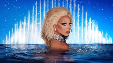Задник к сериалу "RuPaul