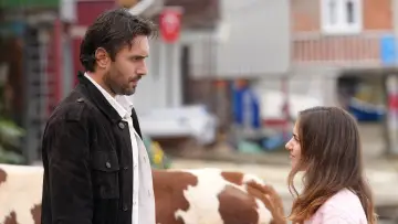 Задник к сериалу "Taşacak Bu Deniz" #1320050