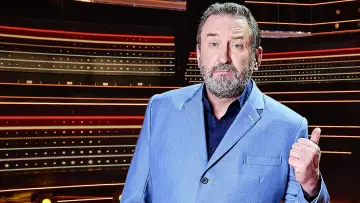 Задник до серіалу "Перенісний приз «Клубу 1%" #1748371