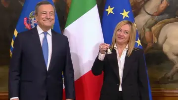 Задник до серіалу "Giorgia Meloni et le clan des Goélands" #1834001
