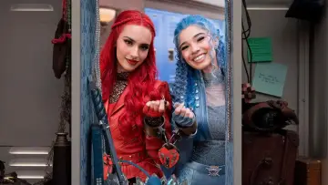 Задник до серіалу "Locker Diaries: Descendants" #1227581