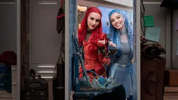Задник до серіалу "Locker Diaries: Descendants" #1819670