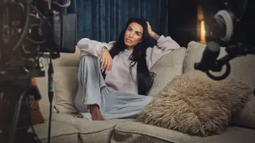 Задник до серіалу "Katie Price: Nothing to Hide" #1551179