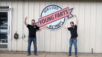 Задник до серіалу "Young Farts Trailer Parts" #1511481