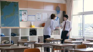 Задник до серіалу "陽キャ集団にいる芹沢は、俺の前だと様子がおかしい" #1228959