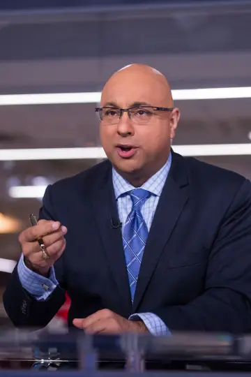 Постер до серіалу "The 11th Hour with Ali Velshi" #1719021