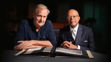 Задник к сериалу "Finding Your Roots" #1391857