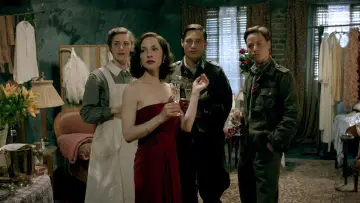 Задник к сериалу "Наші матері, наші батьки" #1442641