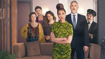 Задник до серіалу "Cuckoo" #1428512