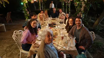 Задник до серіалу "Aile Saadeti" #1498877