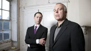 Задник к сериалу "У дев