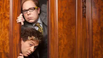 Задник к сериалу "У дев