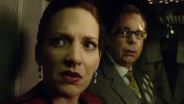 Задник к сериалу "У дев