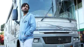 Задник до серіалу "Останній чоловік на Землі" #1371747