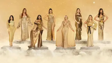 Задник до серіалу "The Real Housewives of Cheshire" #1485620