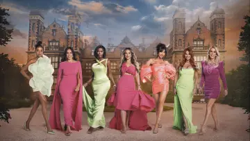 Задник до серіалу "The Real Housewives of Cheshire" #1485621