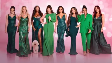 Задник до серіалу "The Real Housewives of Cheshire" #1485625