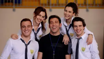 Задник к сериалу "Güneşi Beklerken" #1416798