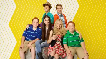 Задник до серіалу "Best Friends Whenever" #1688191