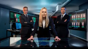 Задник до серіалу "Hunted" #1604529