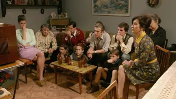 Задник до серіалу "Conta-me Como Foi" #1664173