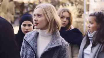 Задник до серіалу "Сором" #1439860